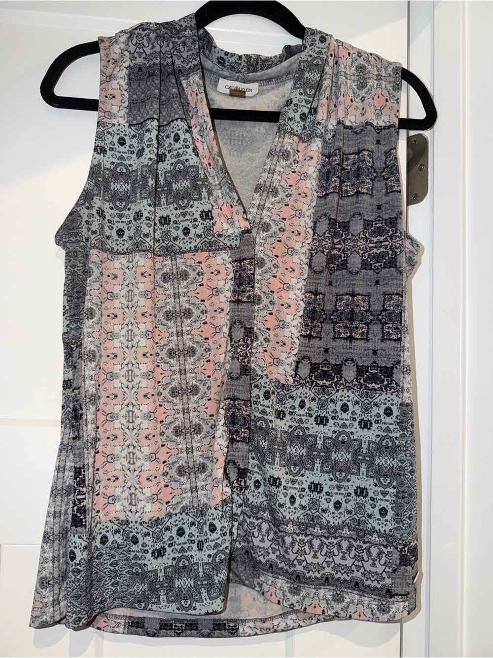 Size L Calvin Klein Printed V-Neck Sleeveless Camisole in Pink, Gray & Mint